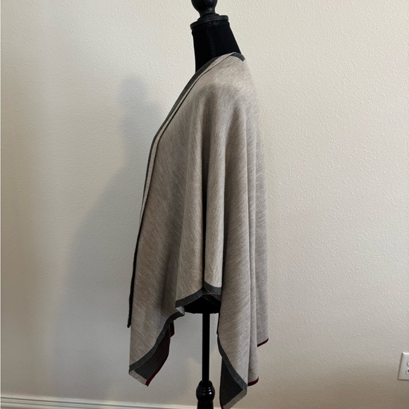 Reversible Ruana Wrap - Picture 2 of 6